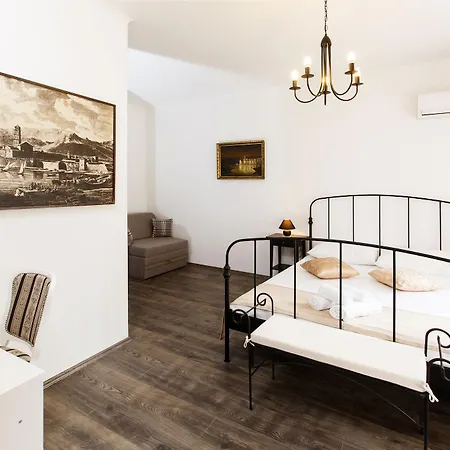 Guest house Prior 4*